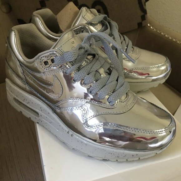air max 1 liquid silver